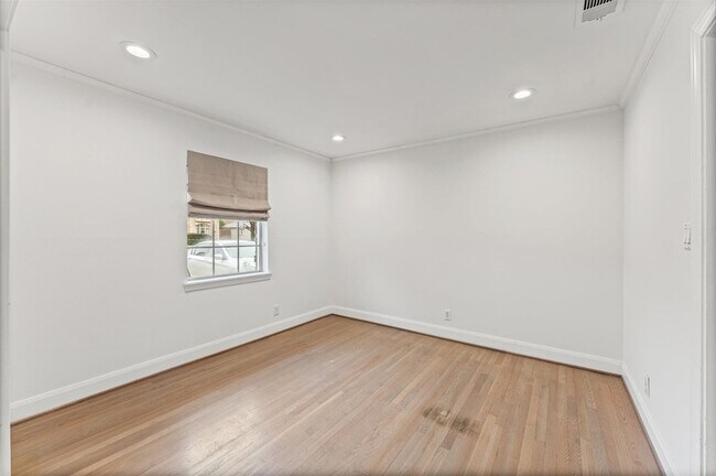 Building Photo - 6158 Burgoyne Rd