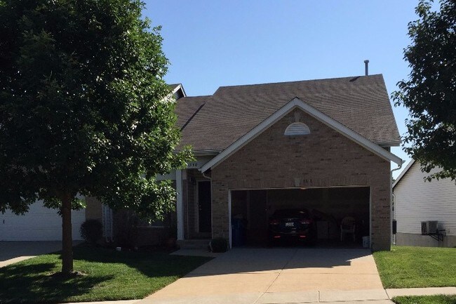 Building Photo - 1350 Parkview Estates Dr