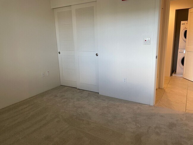 Building Photo - Ka Malanai at Kailua Phase II - 2 bedroom,  2 bath with 2 covered parking - $4,000.