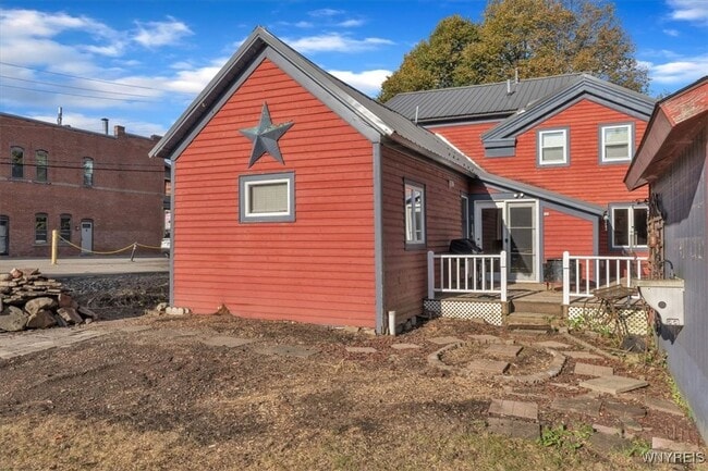 Building Photo - 29 Monroe St