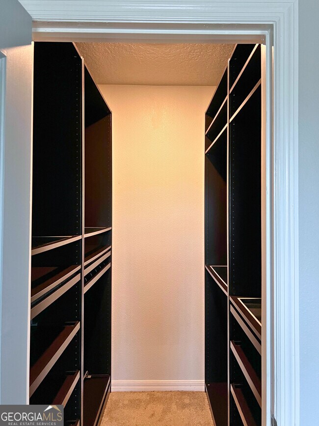 Building Photo - 125 Walnut Wy