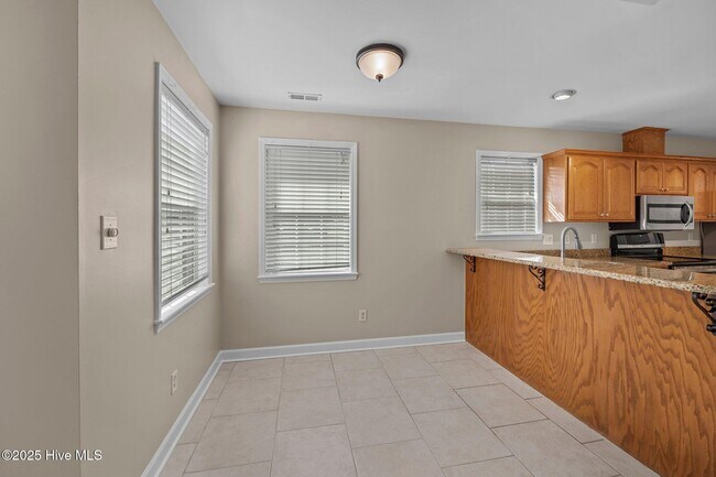 Building Photo - 100 Iverson Ln