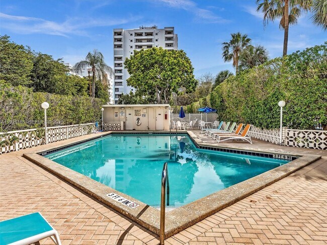 Building Photo - 1881 Washington Ave