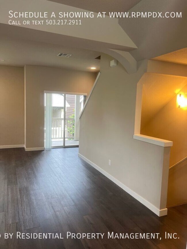 Building Photo - 14075 SW Compass Dr