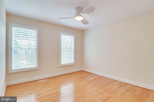 Building Photo - 6122 Bayliss Pl