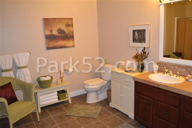 Building Photo - 1 Bed 1.5 Bath Theater District Condo + Am...