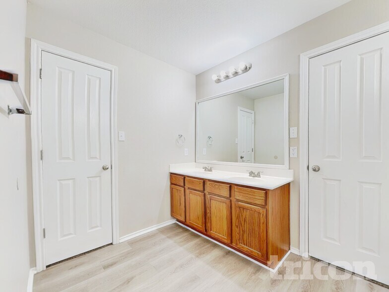 Building Photo - 201 Hereford St