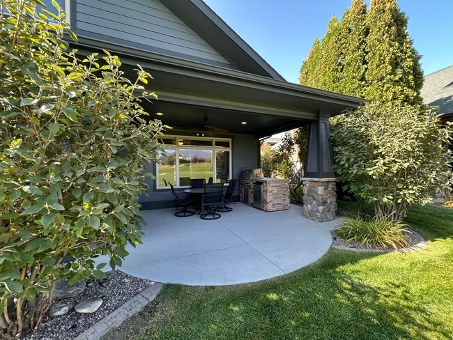 Building Photo - Gorgeous 4 Bedroom in Desirable East Missoula!