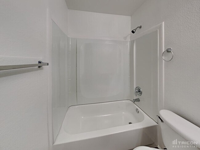 Building Photo - 7483 Tormes