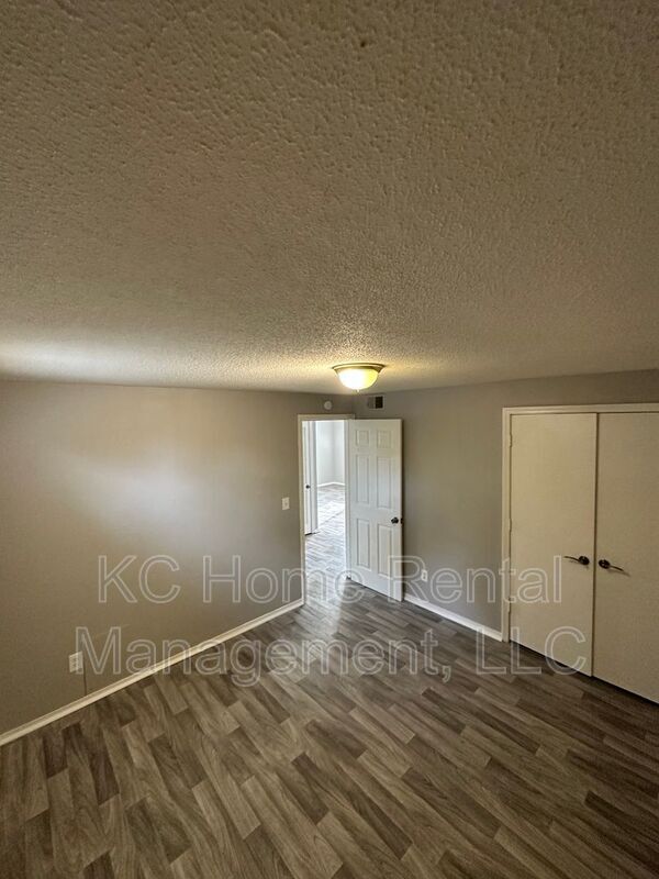 Building Photo - 6500 Ravena Rd