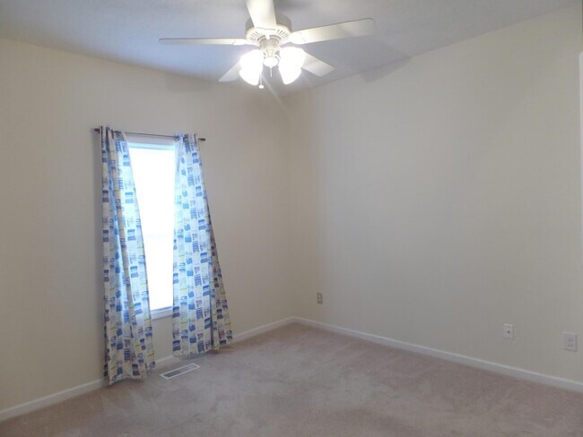 Building Photo - 9 Remington Ln