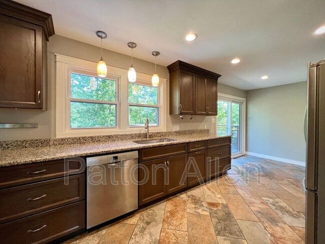 Building Photo - 3 Mt Royal Dr