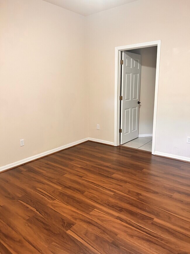 Building Photo - 250 SW 145th Dr