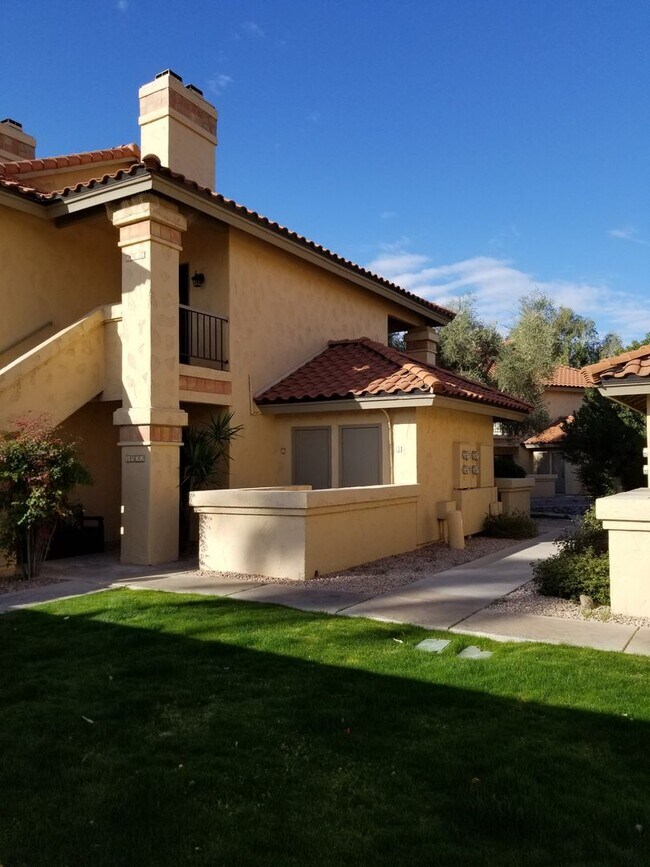 Building Photo - Cozy 1-Bedroom, 1-Bath Condo – 2nd Floor at Scottsdale Racquet Club