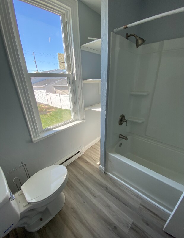 Building Photo - 712 Linden Ave