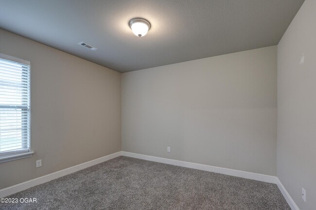 Building Photo - 2030 Mardale Cir