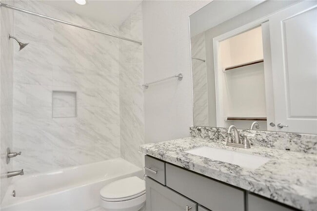 Building Photo - 1227 W 19th St