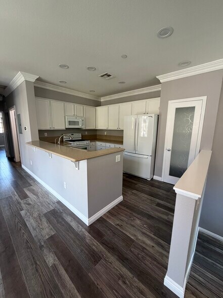 Building Photo - 16718 Nicklaus Dr