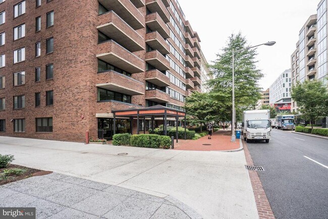Building Photo - 1140 23rd St NW