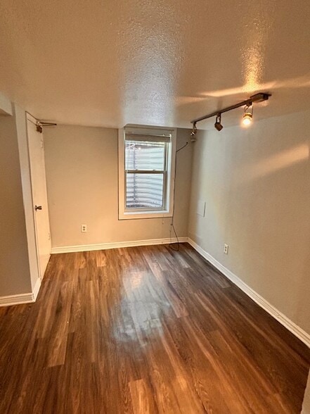 Primary Photo - 2407 W 37th Ave