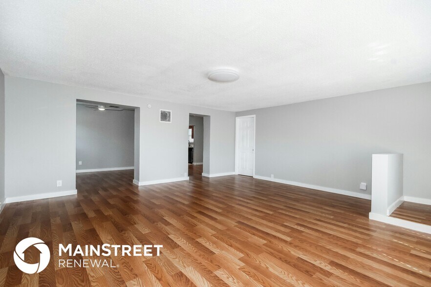 Building Photo - 657 59th St S