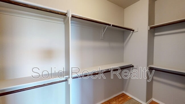Building Photo - 10736 Hidden Brook Cir
