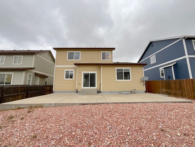 Building Photo - 4 Bedroom Home Available Near Black Forest...