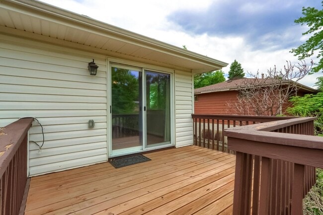 Building Photo - 4 BED 3 BATH HOUSE NEAR CREAK PARK!!!