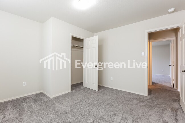 Building Photo - 22 Erwin Dr