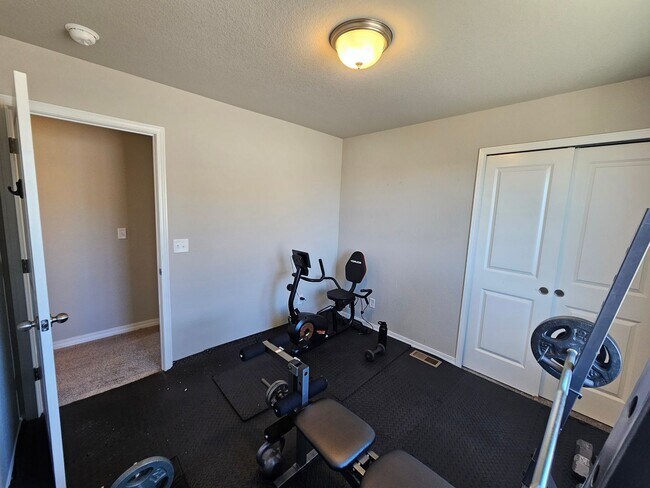 Building Photo - Spacious 3 Bed 3 bath house in 80916!