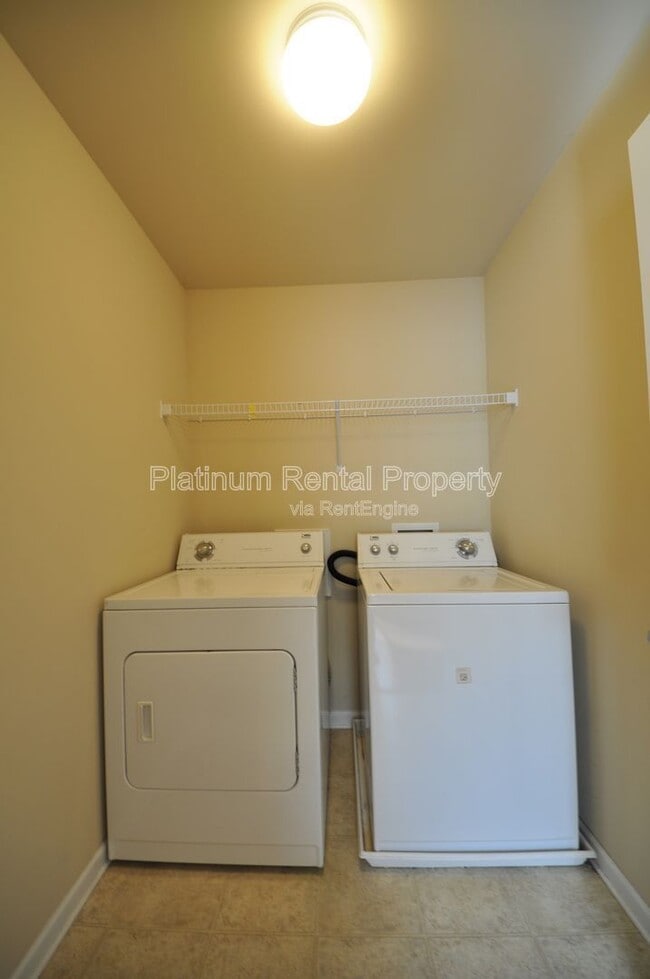 Building Photo - 1464 Wilford Dr NE