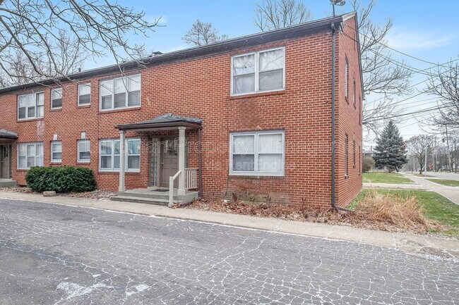 Building Photo - 1117-1119 S Westnedge Ct