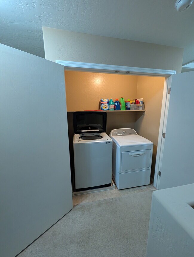 Building Photo - 1250 S Rialto