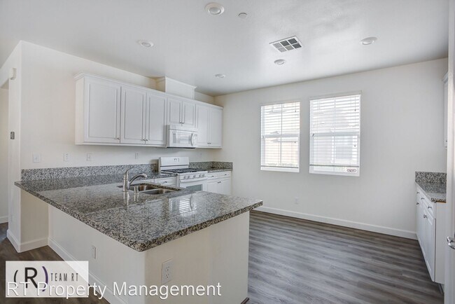 Building Photo - 4 br, 3 bath House - The Lodge Community