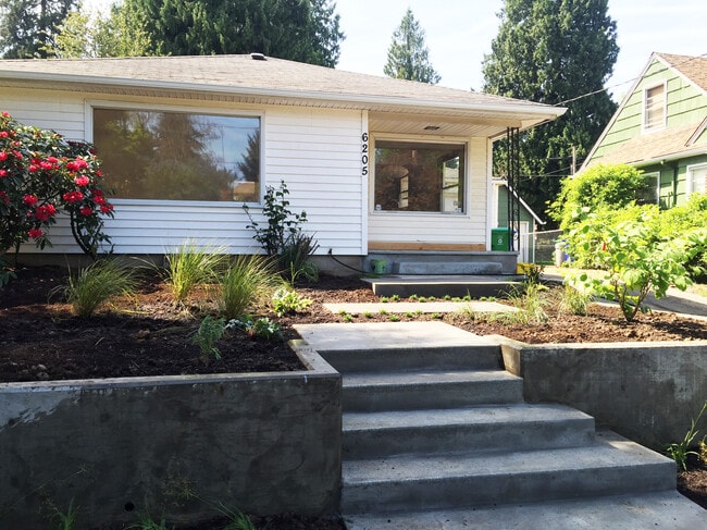 Front - 6205 NE 30th Ave