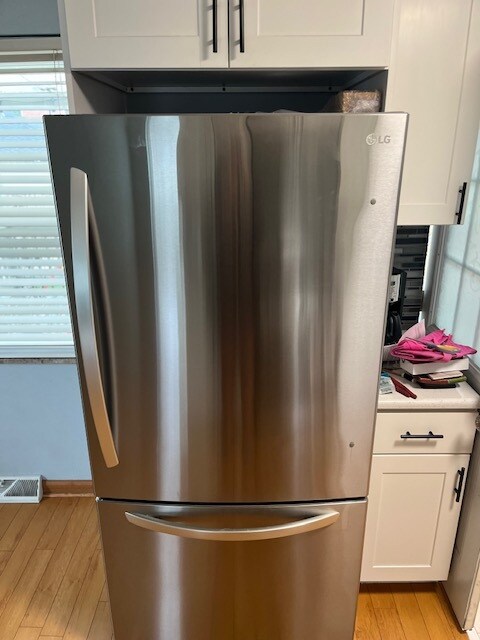 New refrigerator - 254 Adelaide Pl