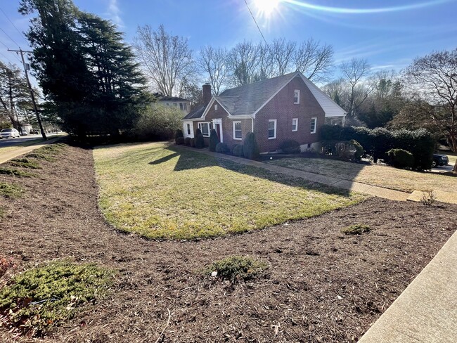 Building Photo - 2421 Old Forest Rd