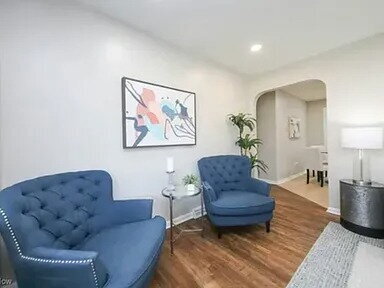 Building Photo - This stunning three-bedroom, two full-bath home was fully remodeled in 2024 and is move-in ready