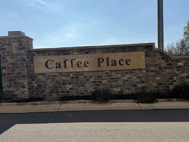 Building Photo - Caffee sub-division, very close to Mercedes plant, one level 4 Bedroom/2 Bath 1774 sqft
