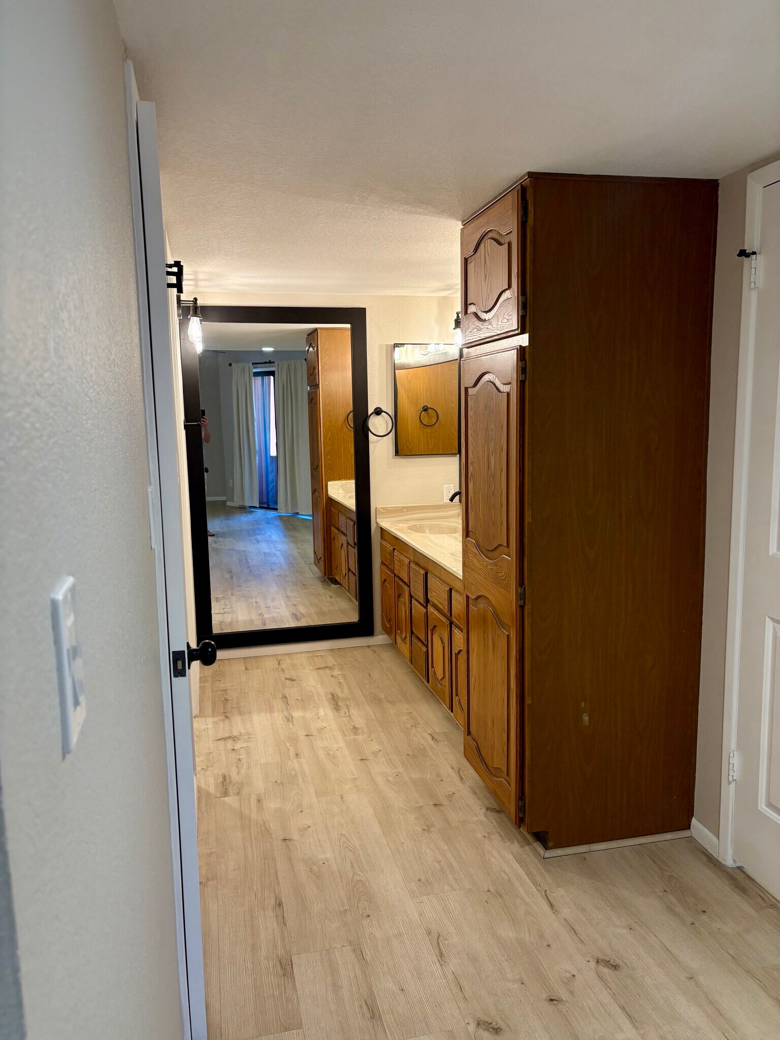 Building Photo - 12222 N Paradise Village Pky W