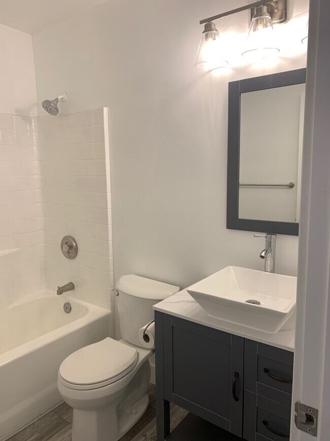 Building Photo - 4 Bedroom Home In Bloomington With RV Parking