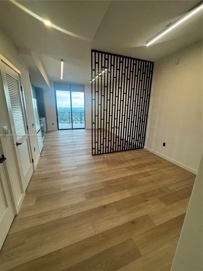 Building Photo - 307 SW 5th St