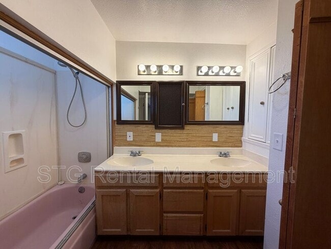 Building Photo - 145 E 500 S