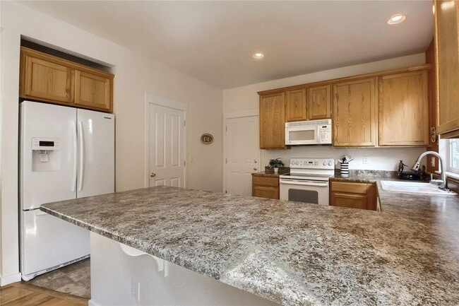 Building Photo - Terrific Two-Story Home in Broomfield!