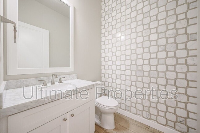 Building Photo - 28995 N 71st Ave