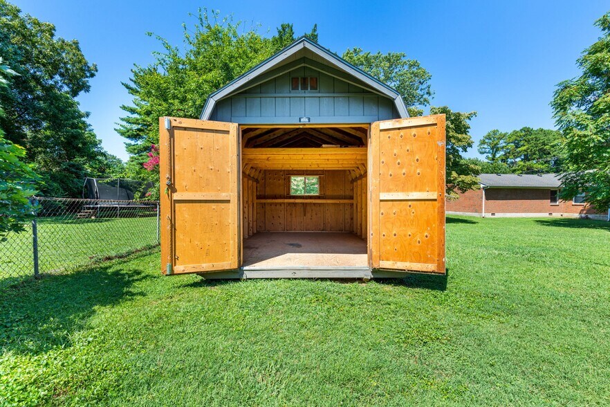 Building Photo - 5003 Hasty Dr