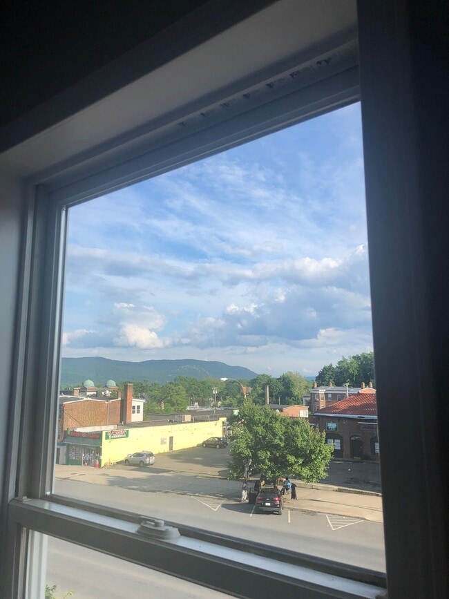 Building Photo - 232 Broadway