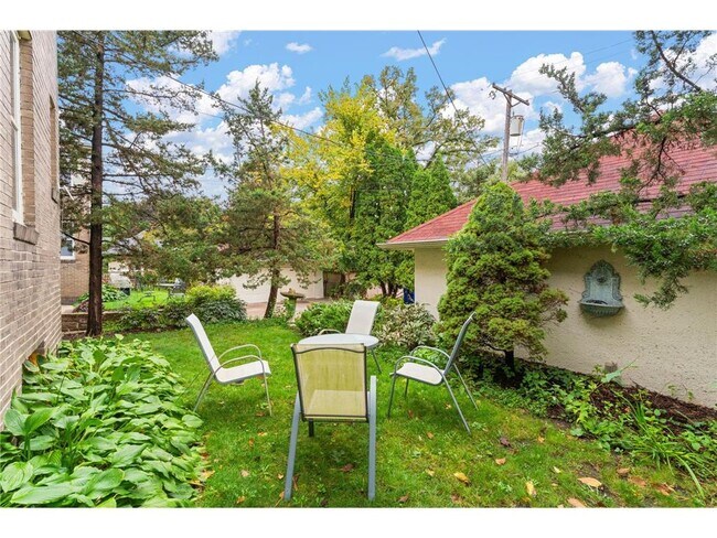 Building Photo - 1501 Summit Ave