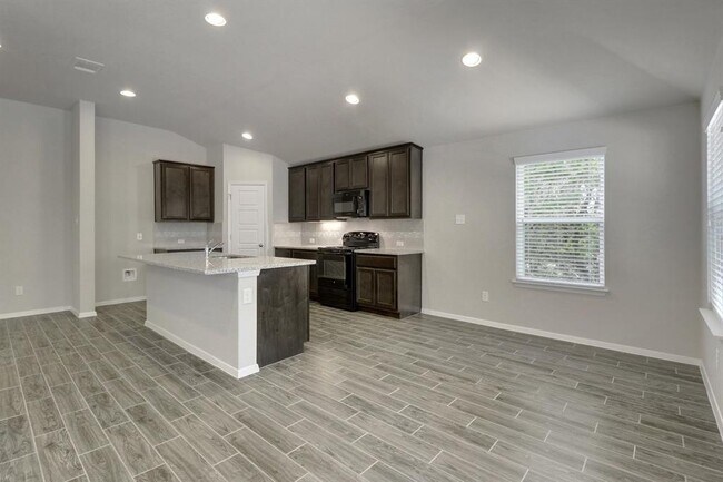 Building Photo - 21302 Pioneer Cove