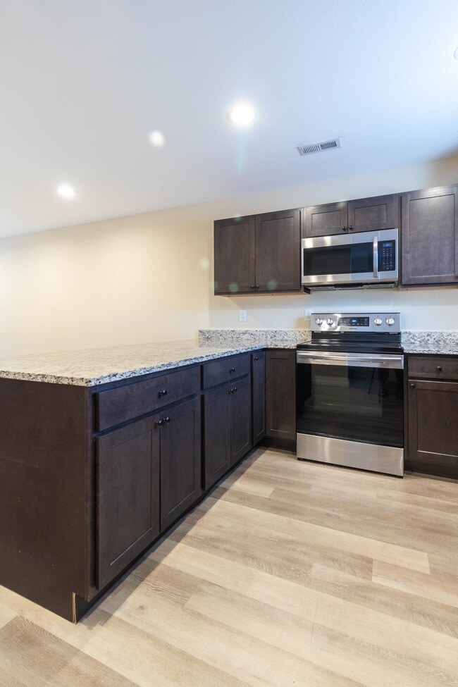 Building Photo - 931 Warrior Hill Dr